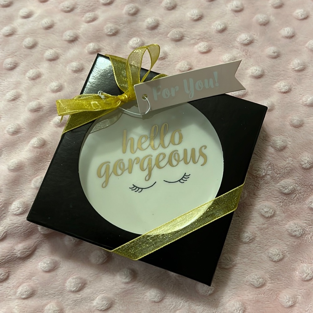 NEW Hello Gorgeous small circle dish